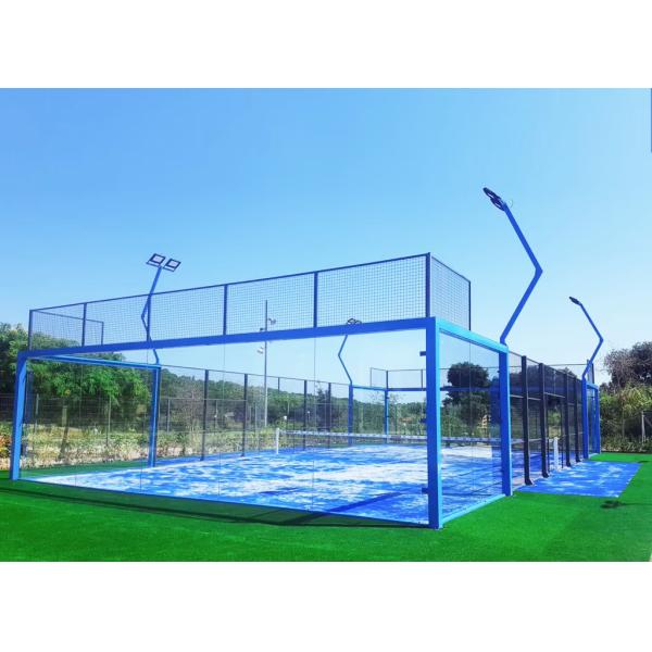 Pista de pádel panorámica de vidrio templado para exteriores, equipamiento profesional de tenis de plataforma con malla de acero