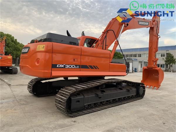 Excavateur d'occasion de 30 tonnes Corée d'origine Doosan DX300LC Excavateur hydraulique à rouleaux de seconde main
