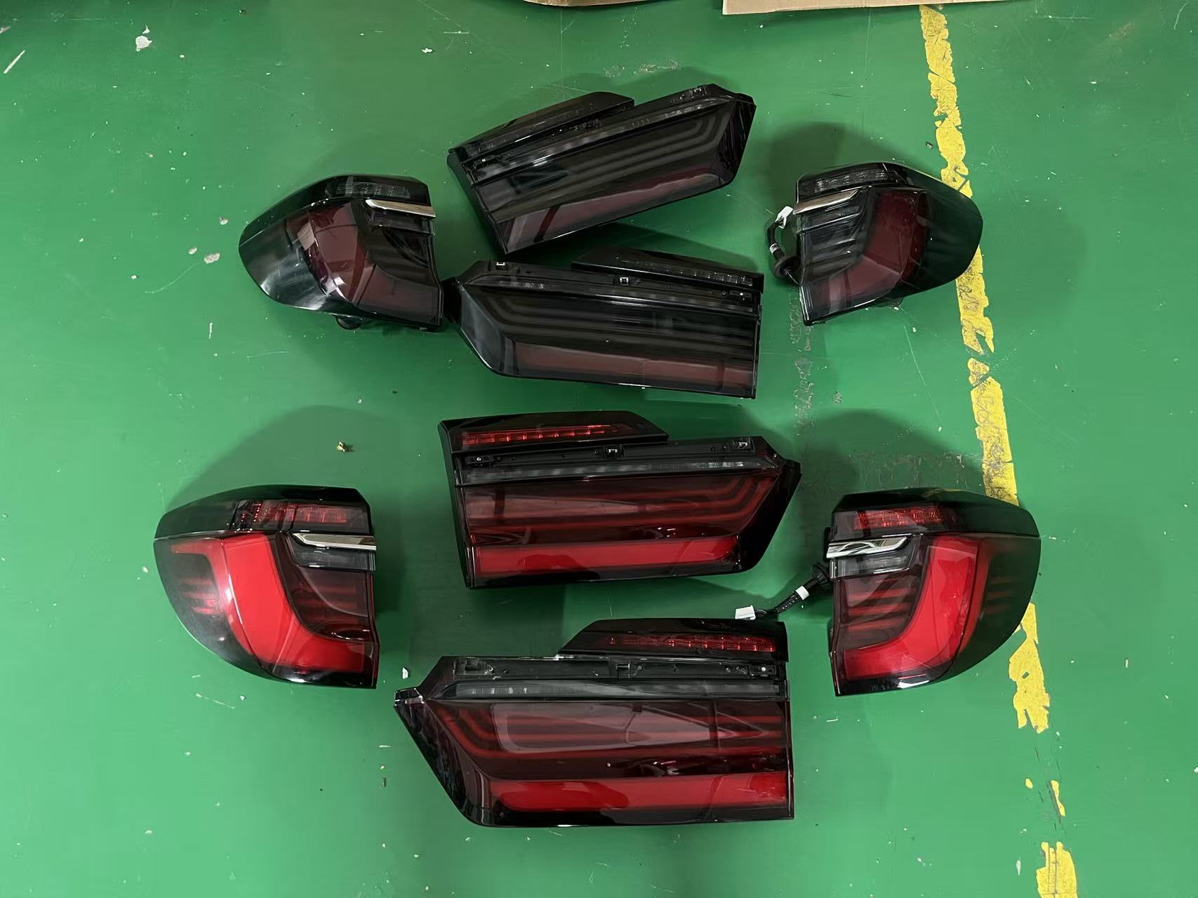 Genuine Used Honda Odyssey / Elysion (Latest Model) Rear Tail Light Assembly Set