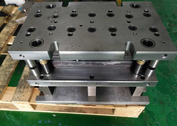 Automotive precision progressive metal stamping die tooling ± 0.05mm Tolerance