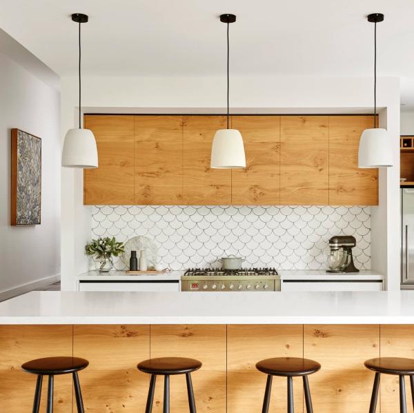 White Housing Kitchen Cabinet Modern Melamine Wood Grain Kitchen Units OEM ODM