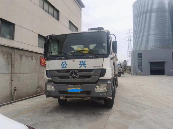 2022 Zoomlion Pompes à béton d'occasion de 58 mètres installées sur les voitures Mercedes-Benz