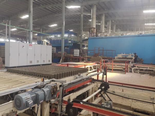 BBT полно автоматизировало нагружать и разгружать систему для системы камеры сушильщика кирпича глины однослойной