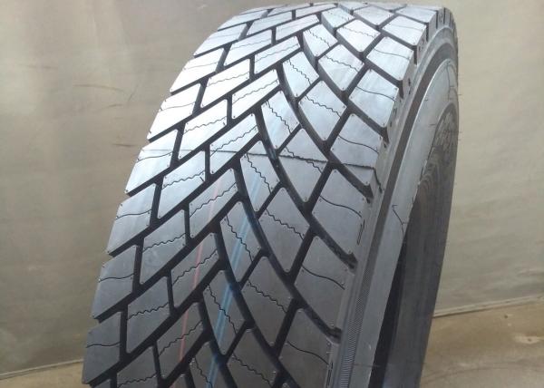 High Stability 16 Inch Truck Tires , Driving Axle Tires 12R22.5 For Rainy / Wet Condition