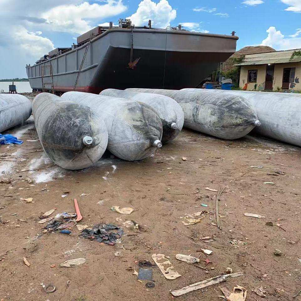 Heavy Duty Durable Black Rubber Marine Airbags for Ship Launching and Offshore Cargo Handling CCS Certified