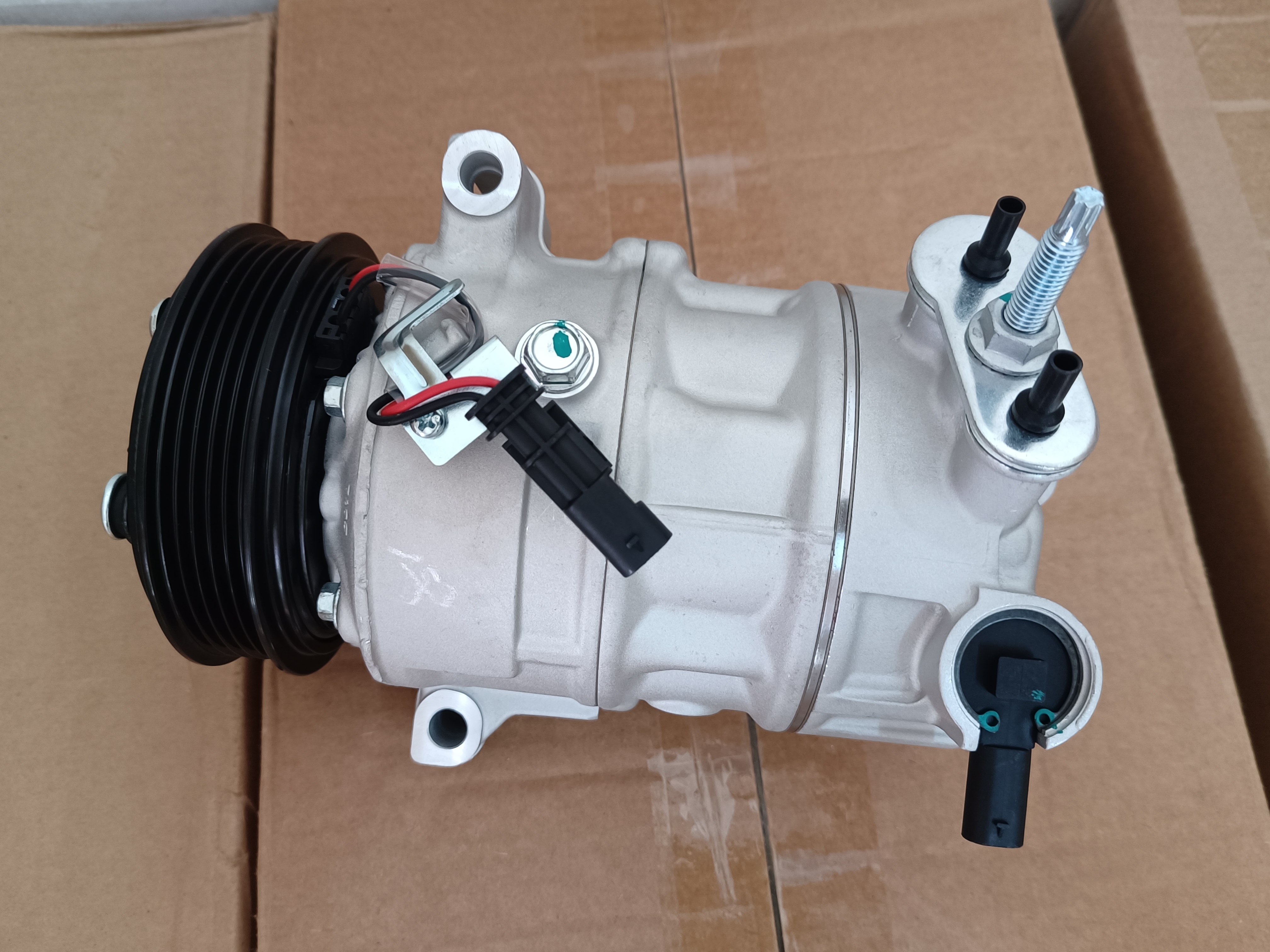 Auto AC Conditioning Compressor For General Motors Cadillac CT5 CT4 2.0 84806600 TX3045