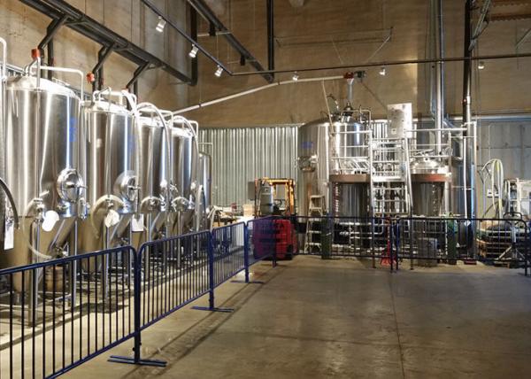 Automatic Control Industrial Beer Brewing Equipment 1500L Output / Brew