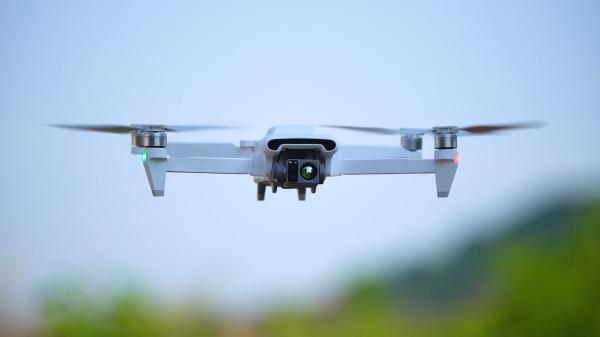 1-5X Digital Zoom Resolution Long Focus Camera FPV Drone for Detailed Surveillance‌ -115°～40° Pitch 、-40°-40° Roll -40°-40° Heading