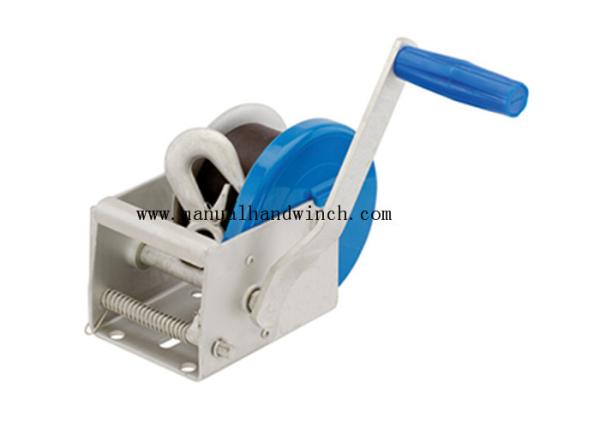 Lightweight Fixed Marine Hand Winch 800kg Lifting Dacromet Handle With Blue Cover