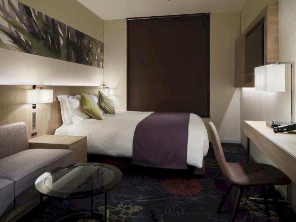 New Zealand hotel furniture supplier from China manufactuer for guestroom wood furniture bed with wall panel and Casagoo