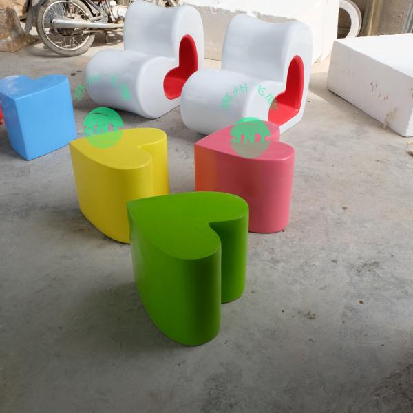 Hotel mall deco  heart shape multi-color  fiberglass chair statue as functional furniture