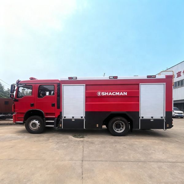 Diesel Heavy Rescue Fire Truck 4x2 Stainless Steel Tank Foam Firefighting Trucks