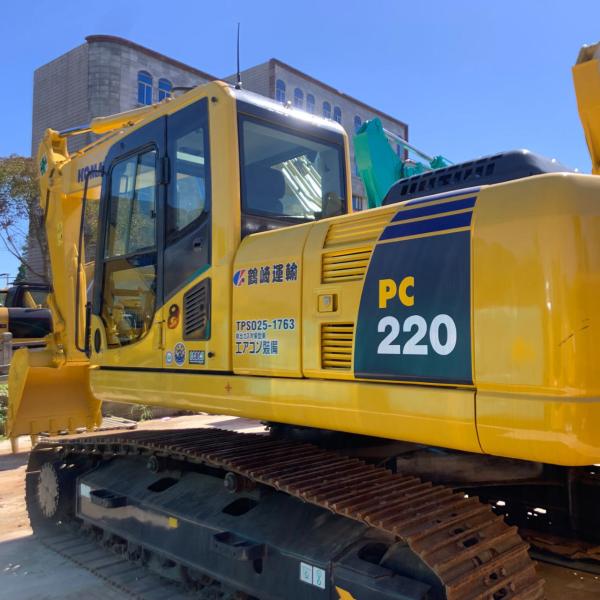 Utilisé Japon KOMATSU PC220-8 Komatsu 20 tonnes Excavateur 6920mm Profondeur de creusement