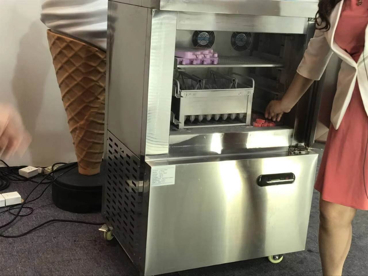 Professional Manufacturing and Sales Yogurt Ice Cream Fast Cooling Blast Freezer 80L