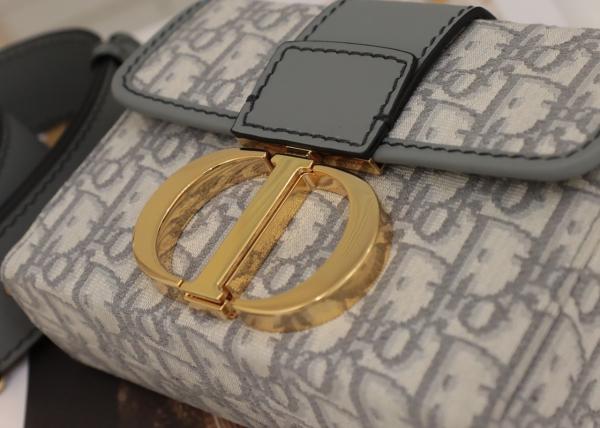 30 Montaigne's Collection One Shoulder Handbag 17.5cm Length Elegant Look