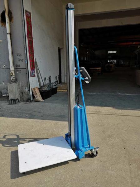 Battery Powered Electric Office Work Positioner Lift Truck 330 Lb 220 Lb Capacity  For Warehouse