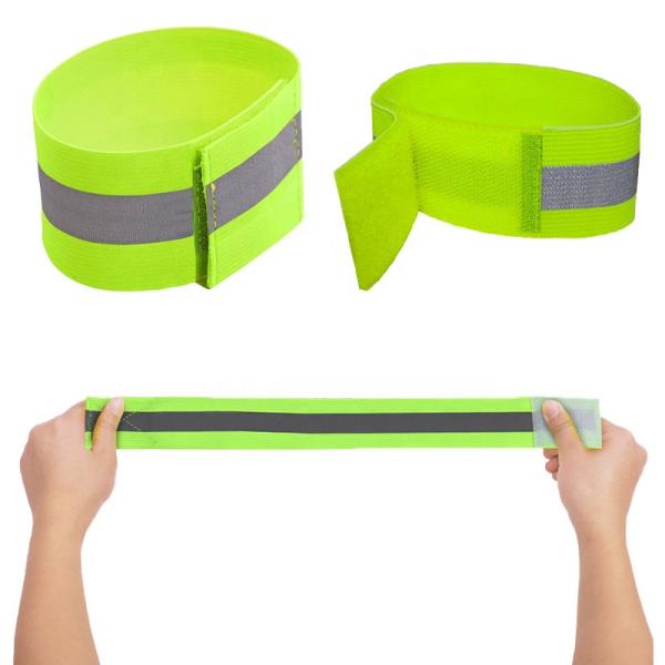 Изготовленные на заказ отражательные Armbands для идя задействуя Jogging зеленых регулируемых прокладок бегунов эластичный