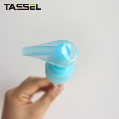 De bomba azul feita sob encomenda do distribuidor da bomba da loção do bocal grande 28/410 para produtos da loção