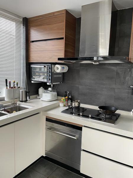 China Modern Simple Houses Furniture Design Custom Cupboard Kitchen Cabinets