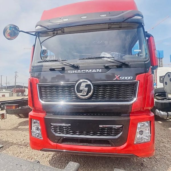Versatile Shacman X5000 6x4 550HP Food Items Cargo Transport Trailer Tractor Truck