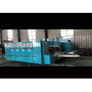 Os vegetais de fruto ordenham a máquina da cartonagem da pizza para a usina da caixa