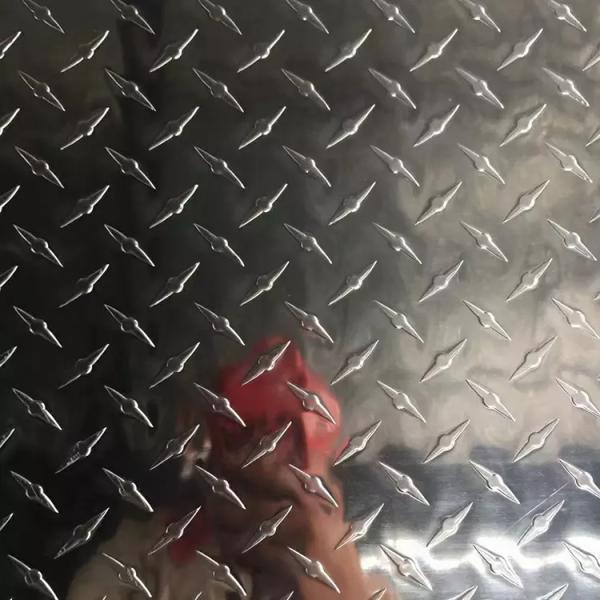 Тисненая алюминиевая клетчатая пластина толщиной 1 мм 2 анодированная 1 дюйм 3003 6061 T6