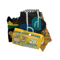 O algodão absorvente da cor clara do óleo misturou a camisa Rags Bulk de T
