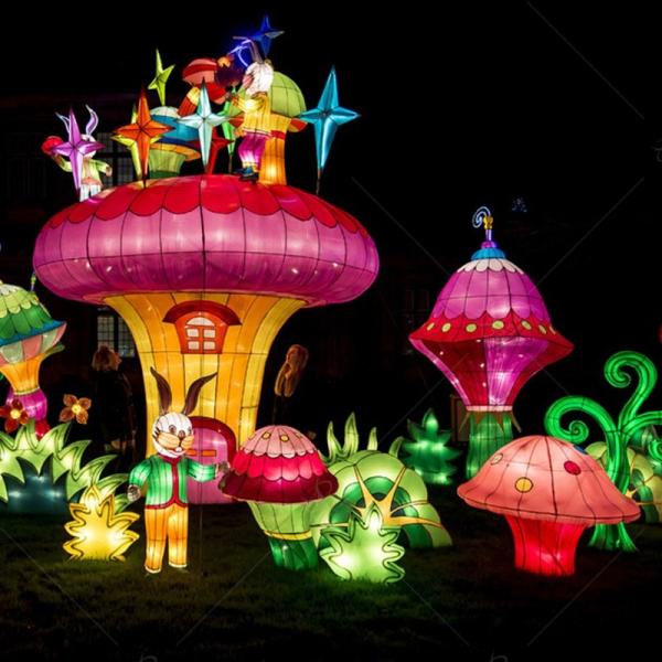 China Silk Lantern Arts Customized Color / Size New Year Decoration Flower Lantern Design