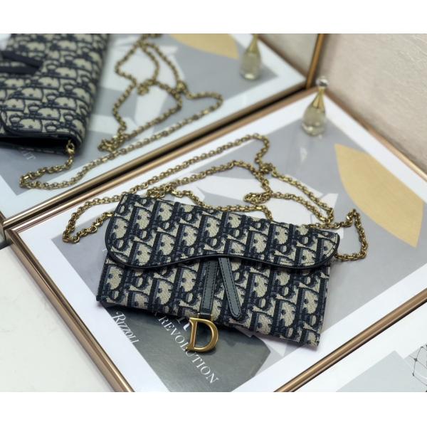 L'OEM a stigmatisé la selle long Dior Oblique Jacquard Pouch Wallet
