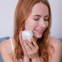 O dispositivo de consolidação facial ultrassônico, Iontophoresis enfrenta a máquina da massagem