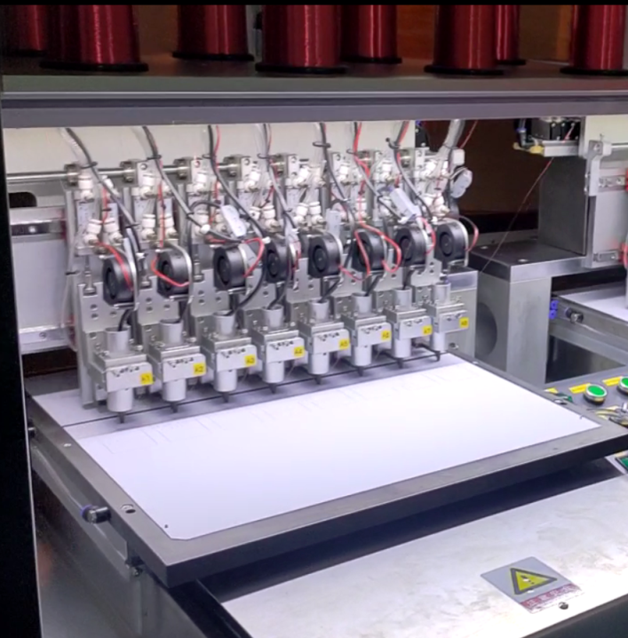 Предварительная INLAY Лист Антенна Имплантация RFID карты INLAY Производственная машина YAE-28