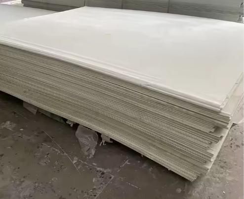 Camión refrigerado de FRP de panel plano Baja conductividad térmica 1,5 - 2,0 g/cm3 Densidad