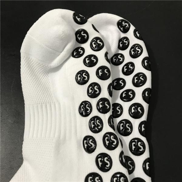 Medium Thickness Anti Slip Rugby Socks With Round Silicone Suction Cup Grip