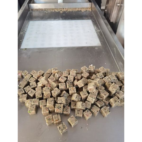 Automatic Pet Food Processing Machine 5-20 Tons Pressure 20-60 Cycles per Minute