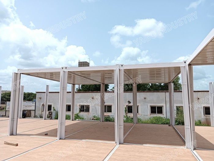 Fireproof Mineral Rockwool Sandwich Panel Prefabricated Container Building with Hot-Dip Galvanized Steel Frame and Double-Glazed PVC Windows for Oil and Gas Camps