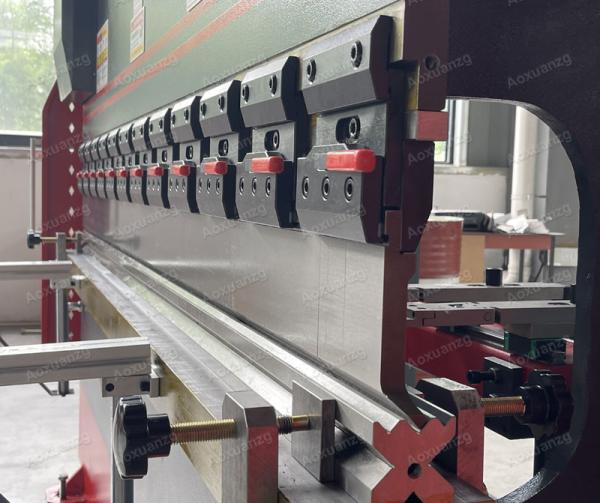 3mm Carbon Steel 630KN Nominal Pressure Plate Bending Shearing Machine Press Brake