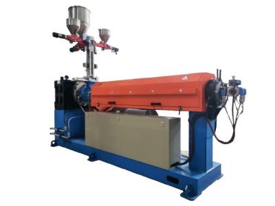 Máquina de masterbatch de color de gránulos 0.4-10kg/H Salida de material auxiliar