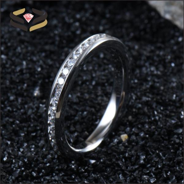 Women'S Titanium Wedding Band 4mm With Cubic Zircon Inlay Third Party Appraisal Certification