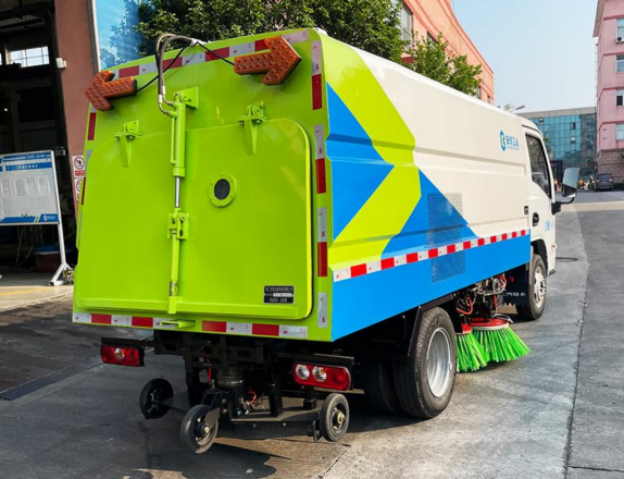 4.5ton Pure Electric Street Sweeper Truck 90km/H Max. Speed ZBJ5041TSLBEV