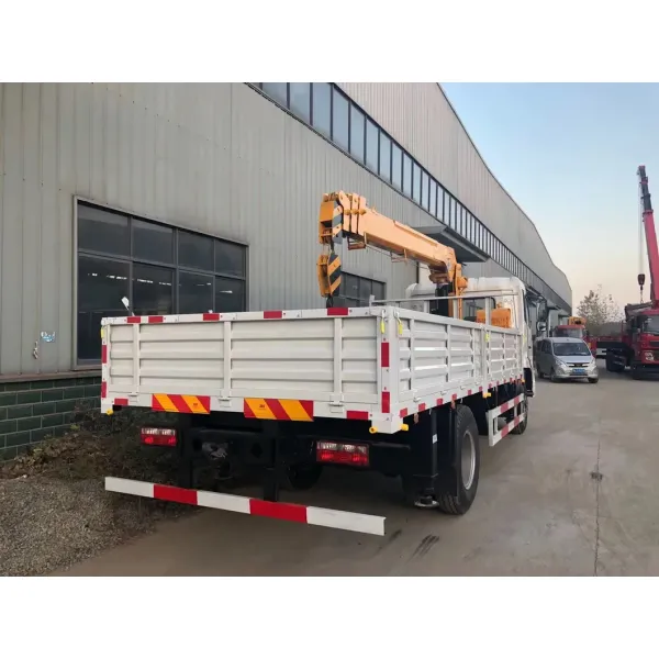 Mobile Telescopic Truck Mounted Crane 6.3tons 5tons 3 Boom 4 Boom Crane Truck 700p Type