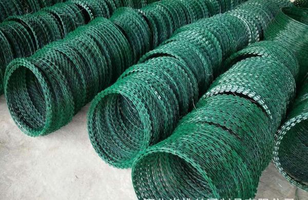 Concertina Razor Wire PVC Coated  Barbed Wire Diameter 18 Coil