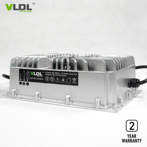 Marine 40A 24V Smart Battery Charger Automatic CC CV Charging Fully Sealed IP65