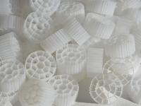 Biofiltro de MBBR em HDPE Material de mídia flutuante de MBBR Mídia de filtro de plástico para estação de tratamento de esgoto