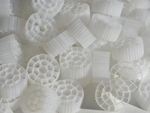 Biofiltro de MBBR em HDPE Material de mídia flutuante de MBBR Mídia de filtro de