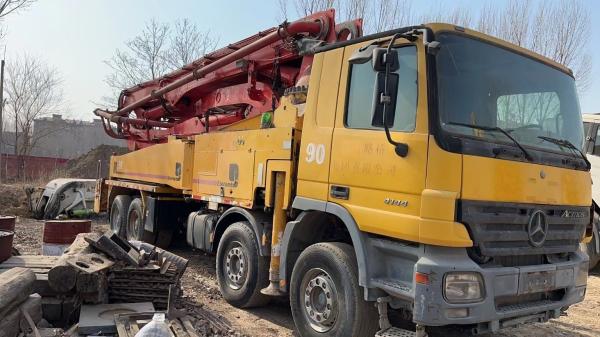 Service après-vente Avaliable 2013 cylindre de béton 46m camion de pompe à béton 44000kgs