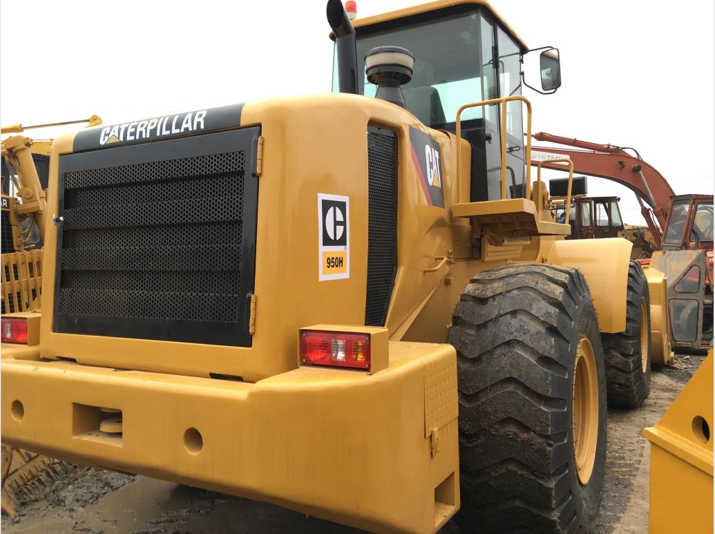 Двигатель гусеницы C11 использовал передний CAT 950H затяжелителя