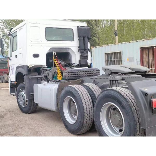 6×4 Приводное колесо Sinotruck HOWO 371HP Тракторный грузовик 8,55*2,5*3,5 м с высокой прочностью