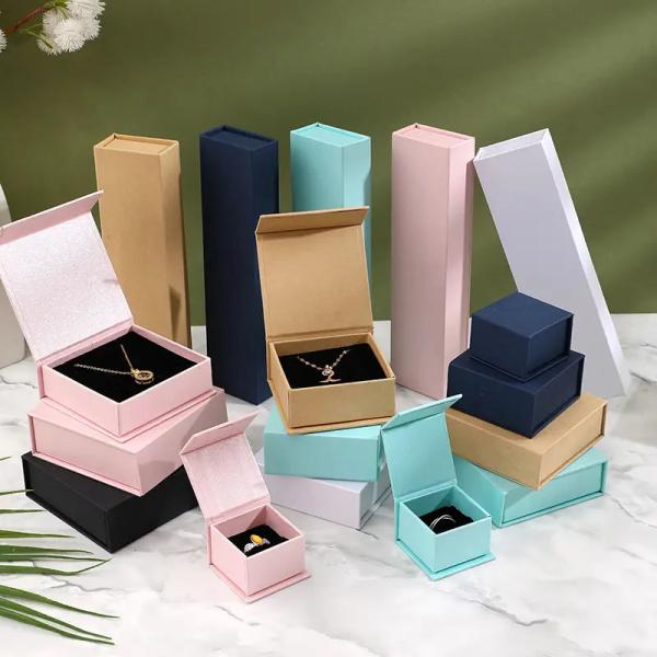 Boîte d'emballage de bijoux rigide à fermeture magnétique élégante Boîte à bijoux polyvalente