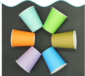 Hot Drinks Wedding Paper Cups With Lids , Simple Colored Paper Coffee Cups