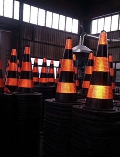 Безопасность дорожного движения 900 мм трафик резиновый дорожный конус GQLZ-900 с черной основой